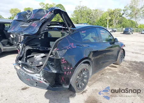 2021 Tesla Model Y Long Range Dual Motor All-Wheel Drive z USA, uszkodzony, nr VIN 5YJYGDEE3MF202624